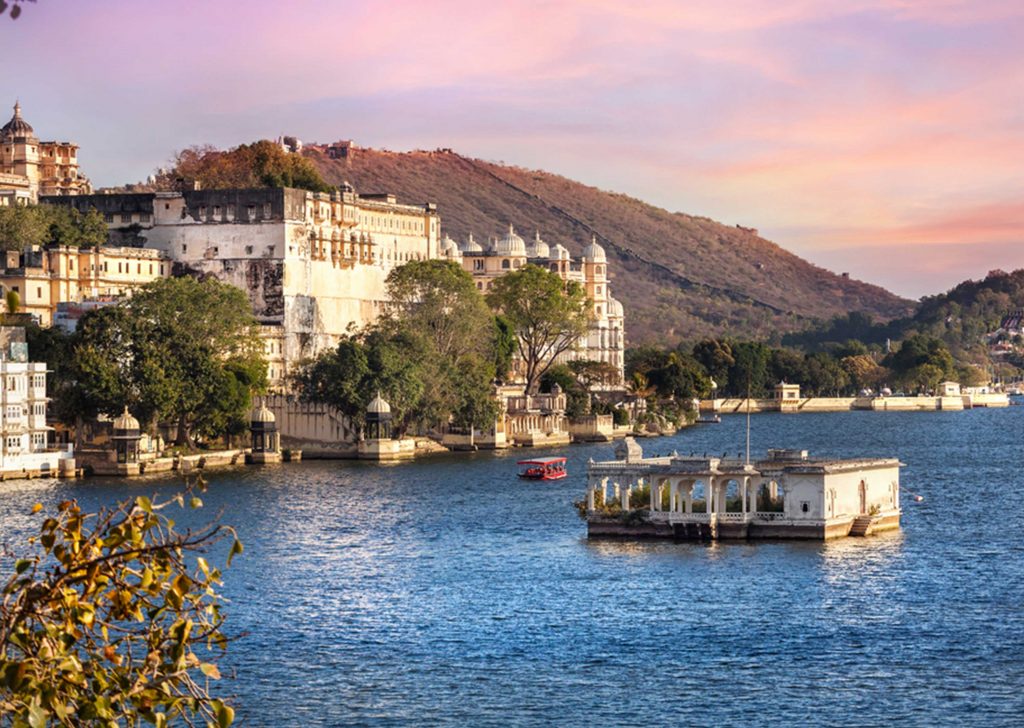 5 Glamorous Places To Visit In Udaipur In The Year 2022 For A Memorable Holiday!